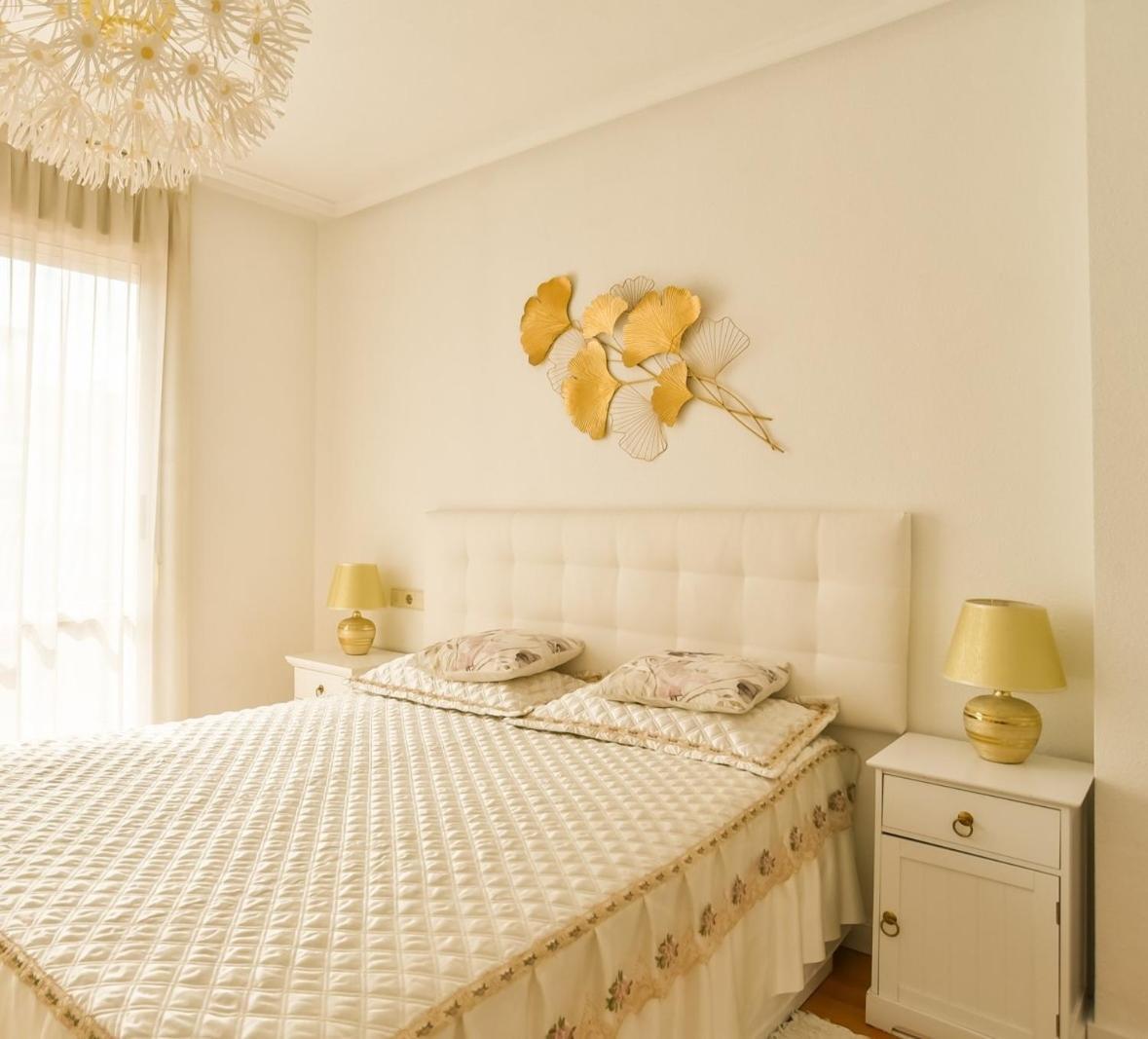 Appartement Atico Con 2 Garaje Y Piscina Torrevieja