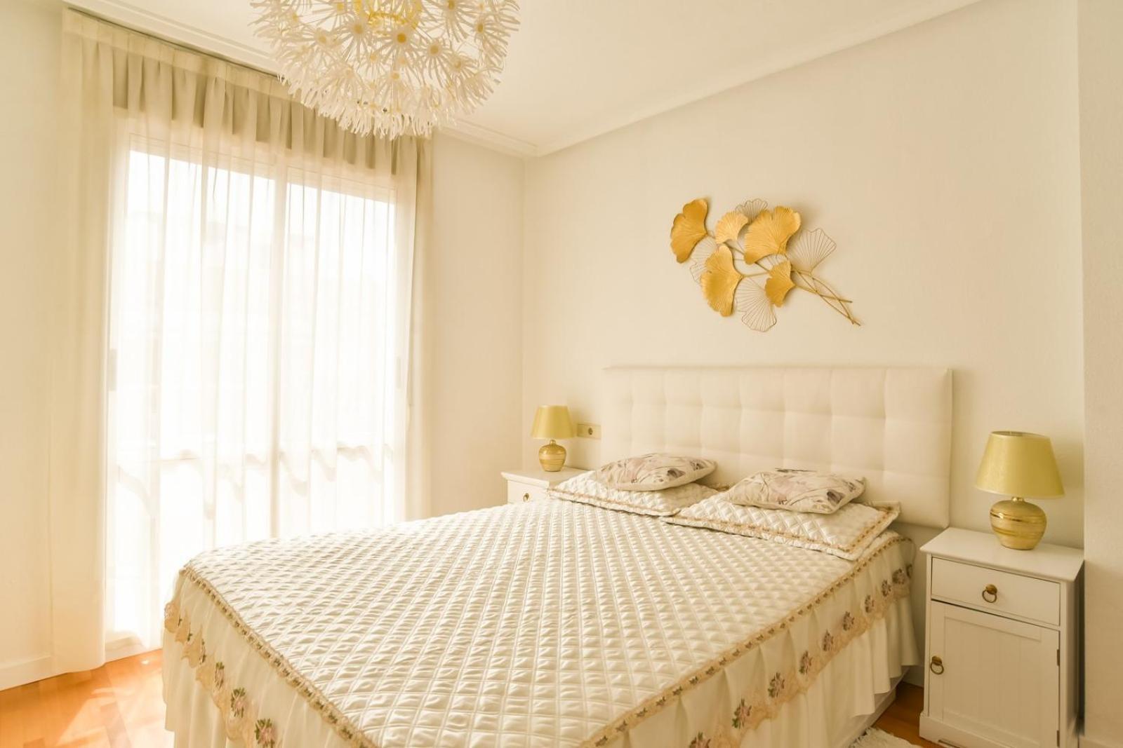 Apartamento Atico Con 2 Garaje Y Piscina *